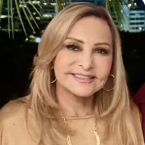 Fotografía de Mercedes Pilar Sal Y Rosas Holder De Durazo Fotografía de Mercedes Pilar Sal Y Rosas Holder De Durazo